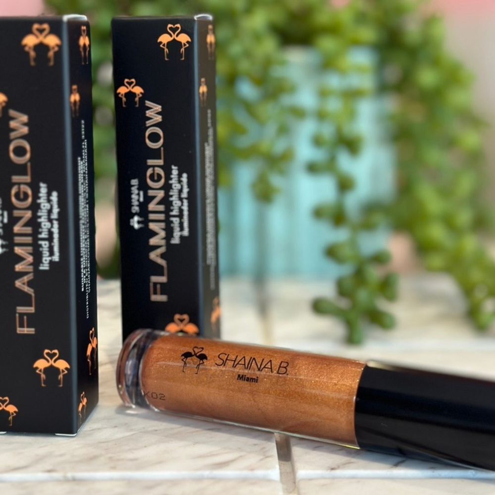 Shaina B Miami Flaminglow Liquid Highlighter - Nude Beach